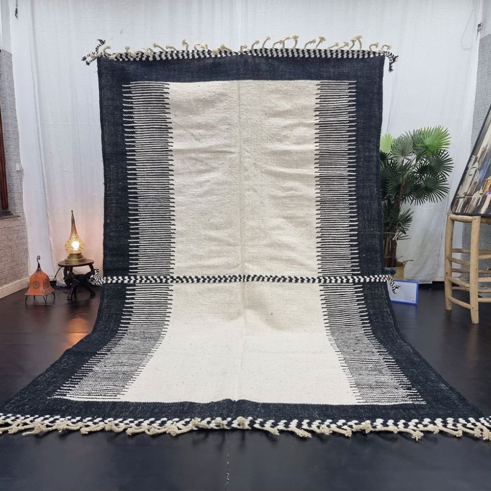 Zwart-wit Zanafi kilim vloerkleed