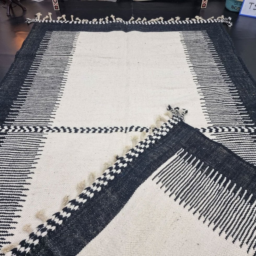 Zwart-wit Zanafi kilim vloerkleed