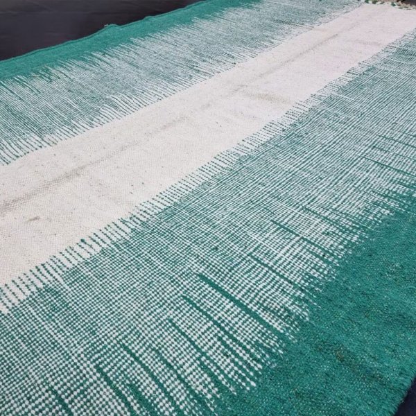 Groen vintage marokkaans kilim vloerkleed