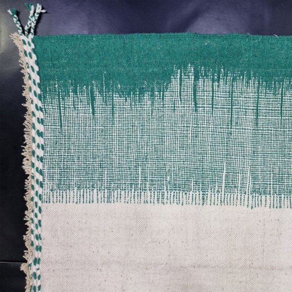 Groen vintage marokkaans kilim vloerkleed