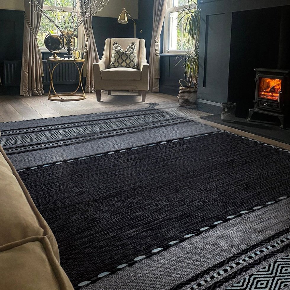 Handgemaakt zwart modern kilim vloerkleed