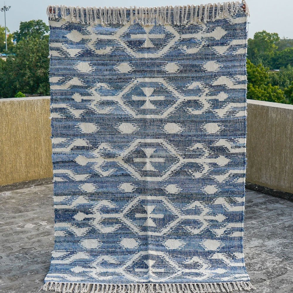 Handgemaakt klassiek patroon blauw kilim vloerkleed Handgemaakt klassiek patroon blauw kilim vloerkleed