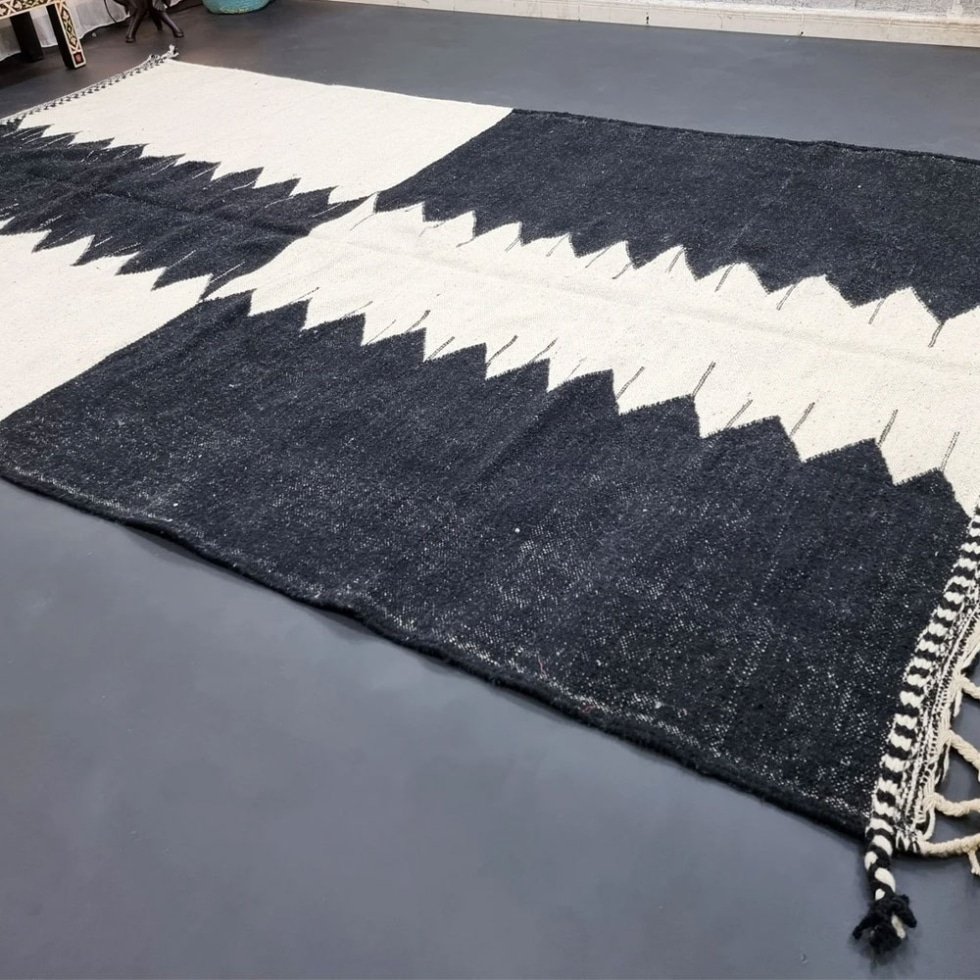 Handgemaakt modern Marokkaans kilim vloerkleed