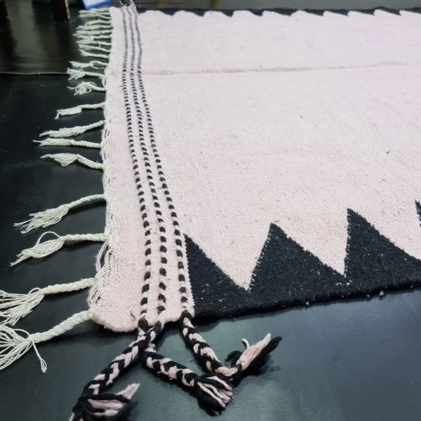 Neutraal Marokkaans kilim vloerkleed