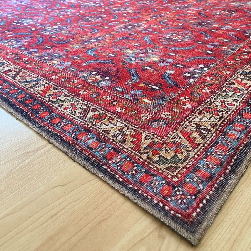 Rood wasbaar tapijt in Oushak-stijl