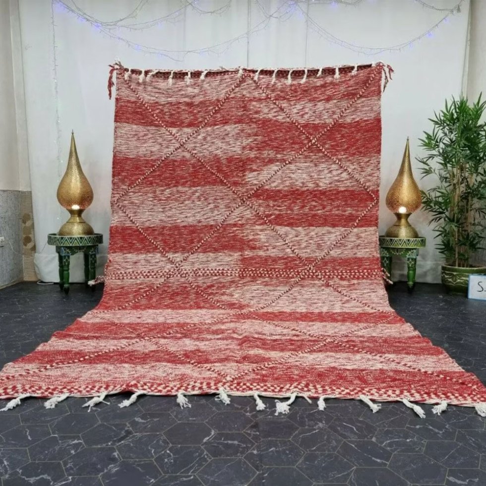 Rood en wit berber kelim tapijt
