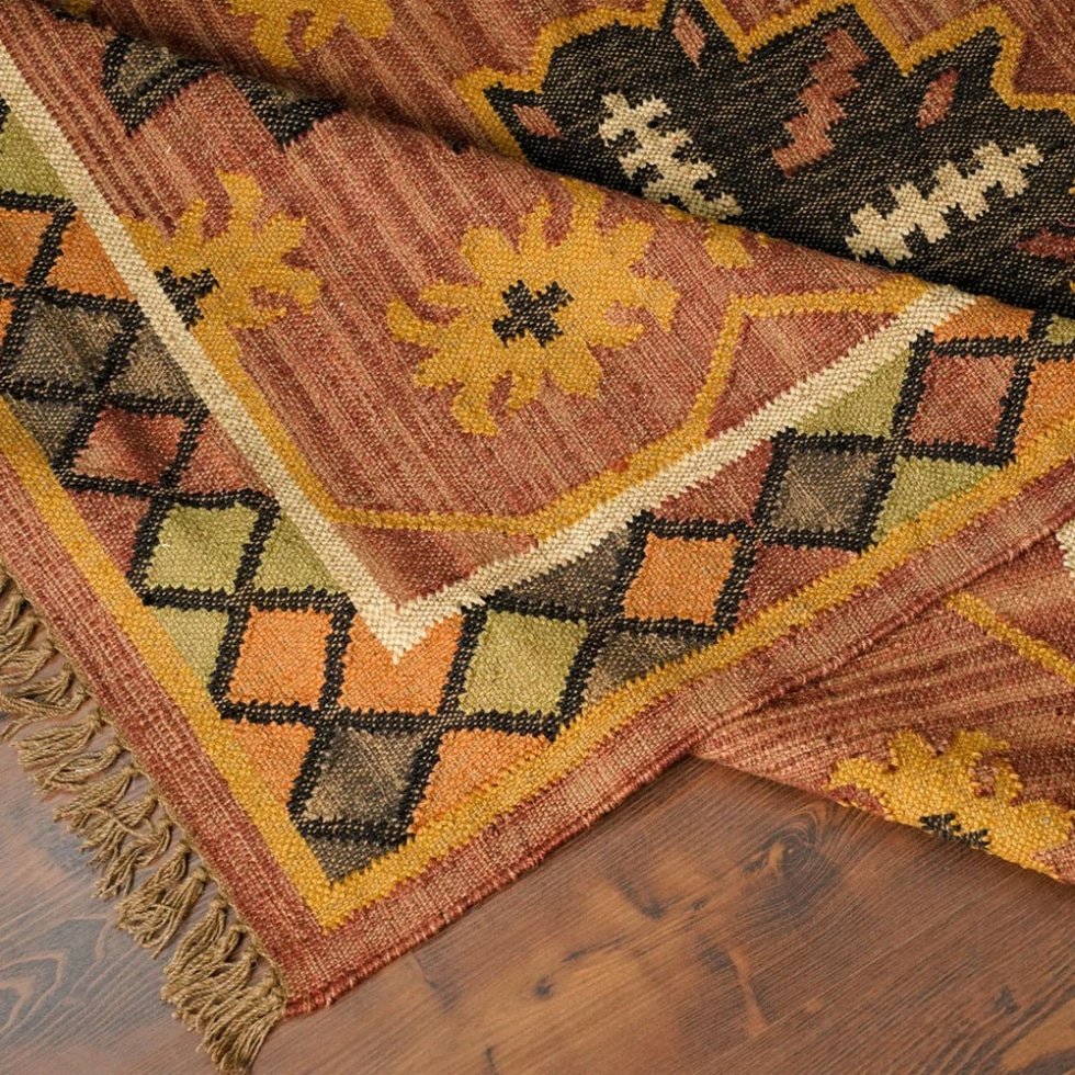 Rood vervaagd kelimdeken in navajo stijl