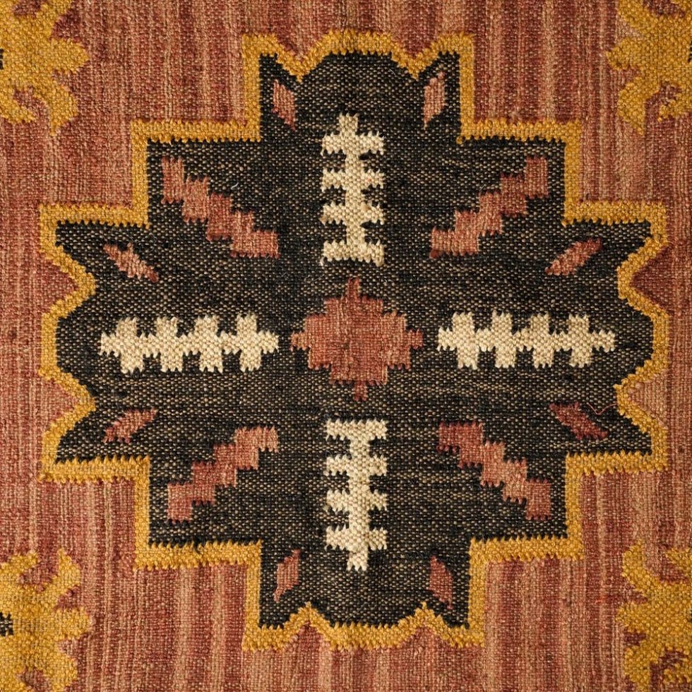 Rood vervaagd kelimdeken in navajo stijl