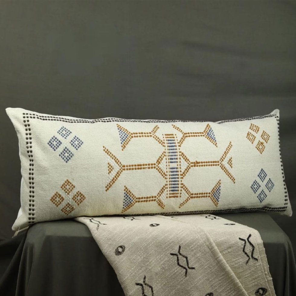 Lang kilim lendenkussen wit