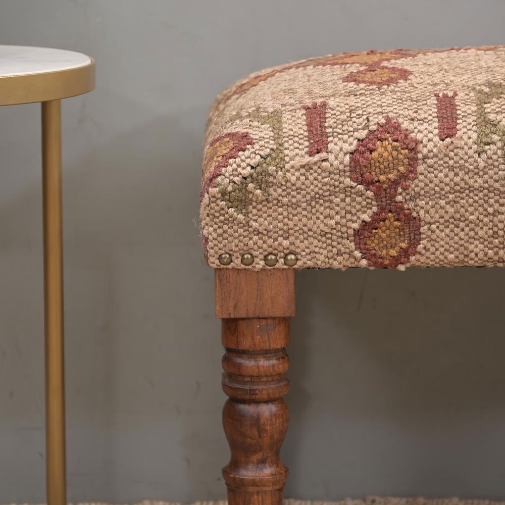 Beige kelim voetenbank Beige kelim voetenbank