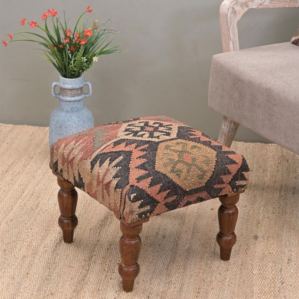 Tribale kilim voetenbank poef