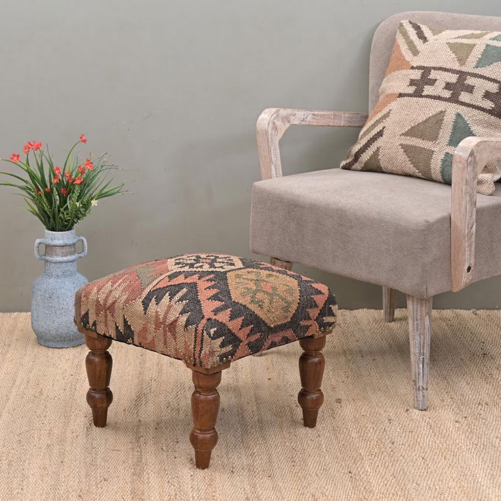 Tribale kilim voetenbank poef