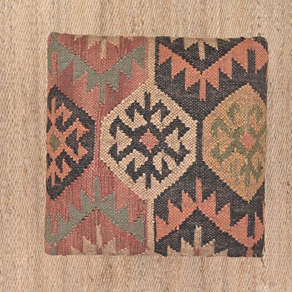 Tribale kilim voetenbank poef