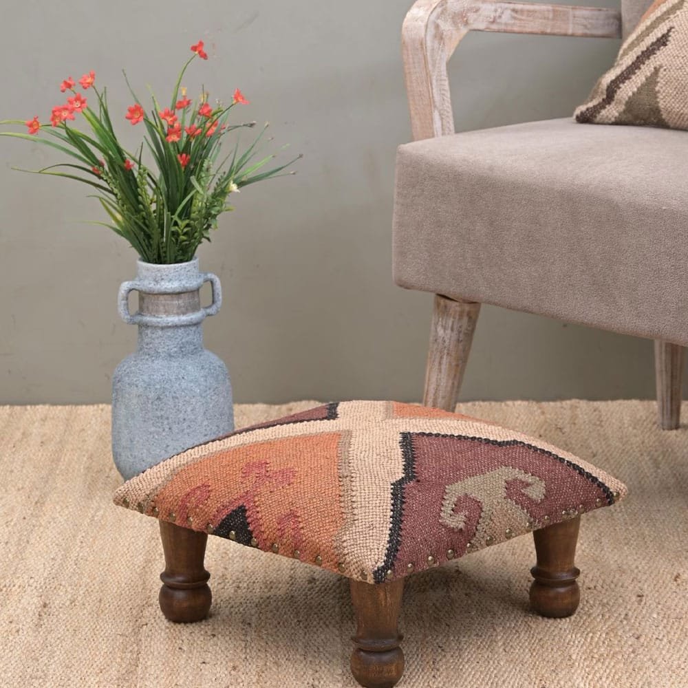 Beige wol en jute kelim voetenbankje Beige wol en jute kelim voetenbankje