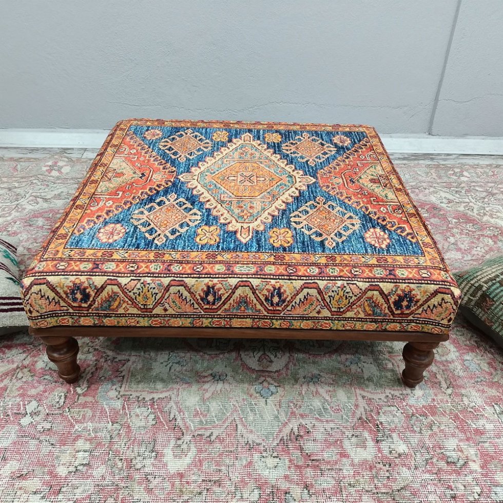 Blauw en beige Turkse kelim voetenbank salontafel