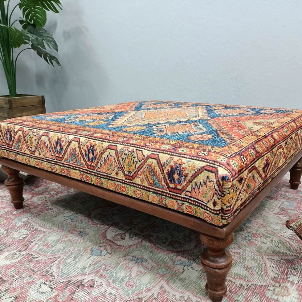 Blauw en beige Turkse kelim voetenbank salontafel